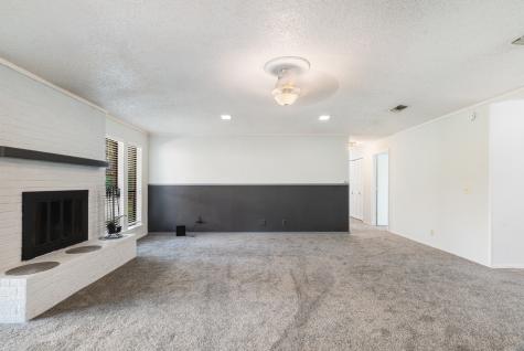 1050 35th Street NE Paris TX 75462