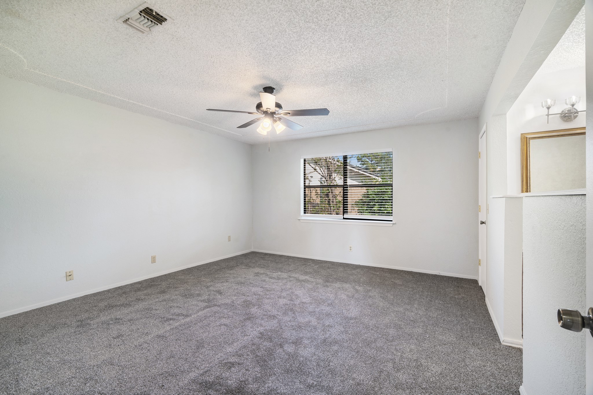 1050 35th Street NE Paris TX 75462