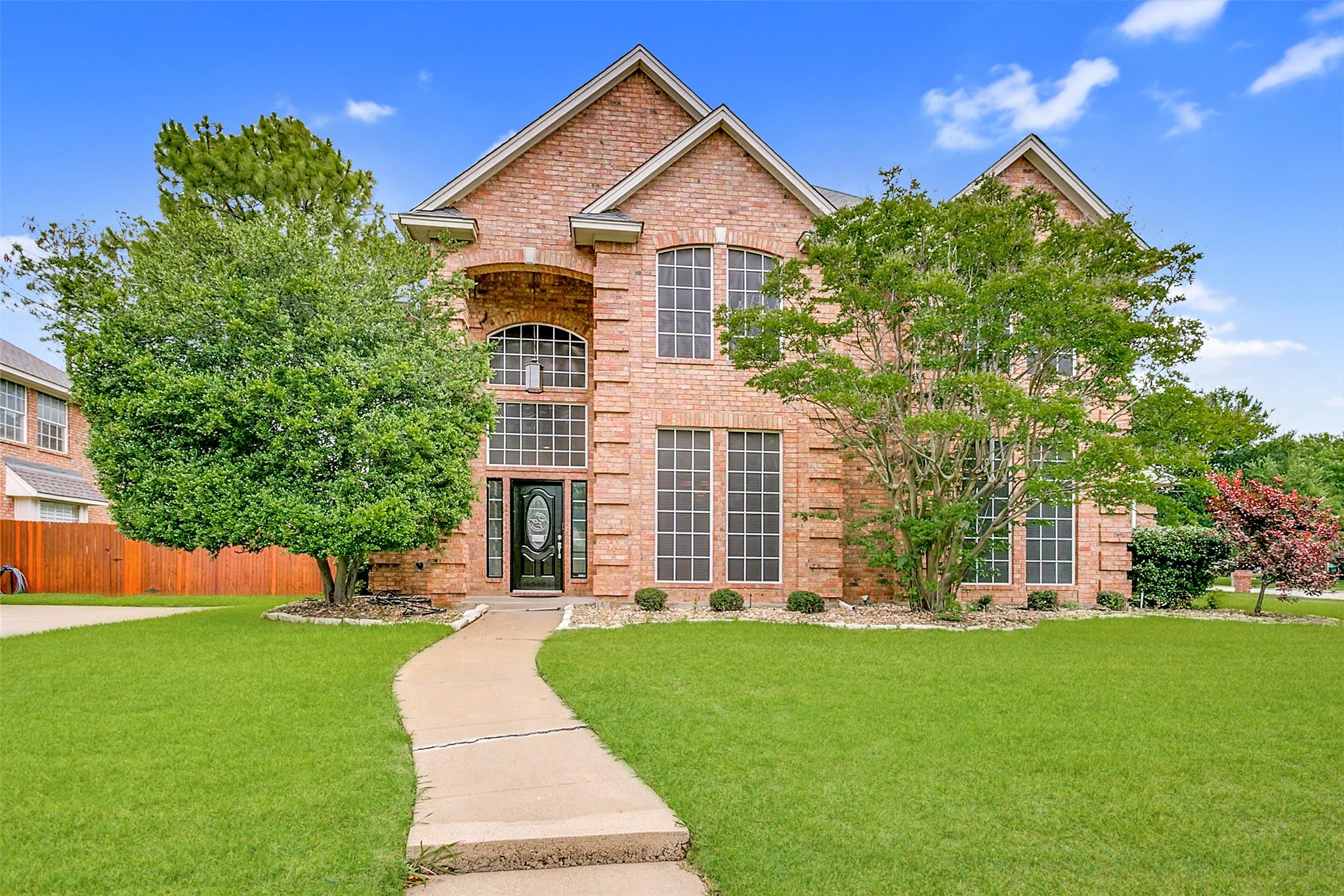 328 Cottonwood Lane Hurst TX 76054