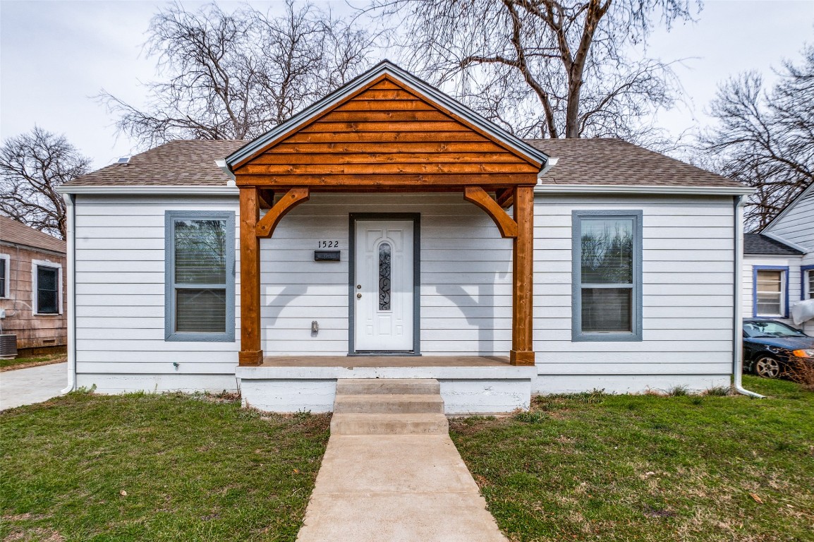 1522 Ruea Street Grand Prairie TX 75050