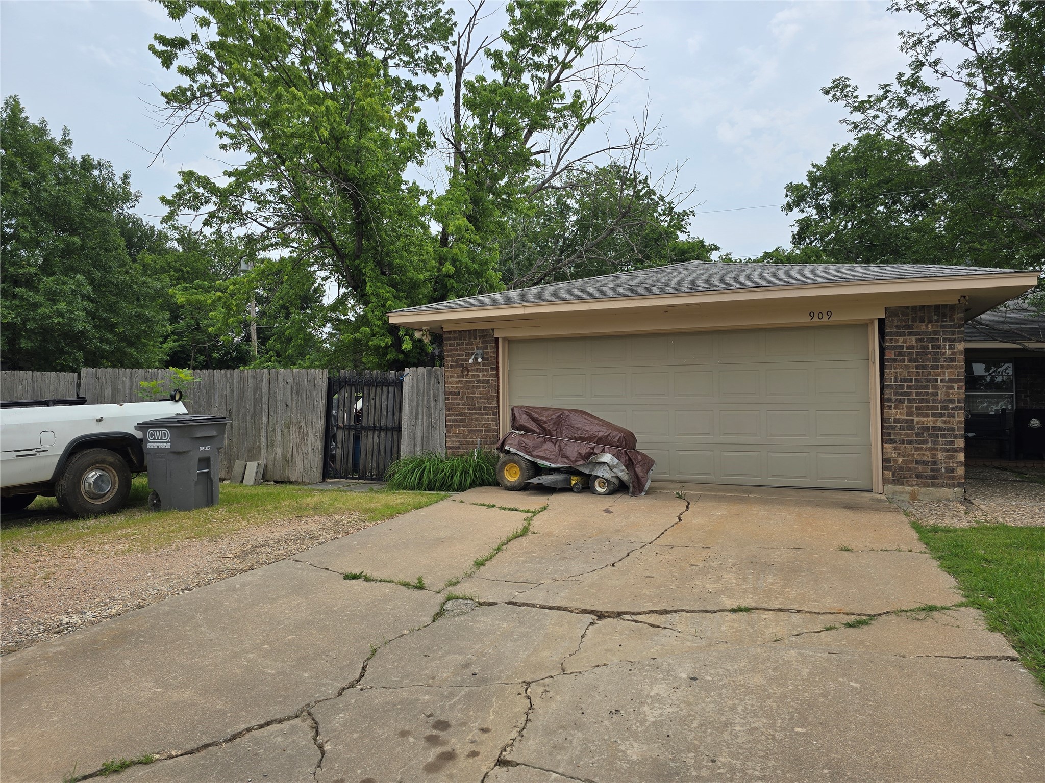 909 Mckinney Avenue Princeton TX 75407