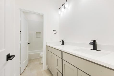 314 W Mistletoe Drive Kennedale TX 76060