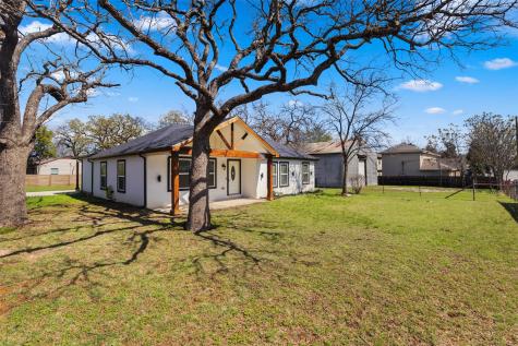 1024 Greenlee Street Denton TX 76201
