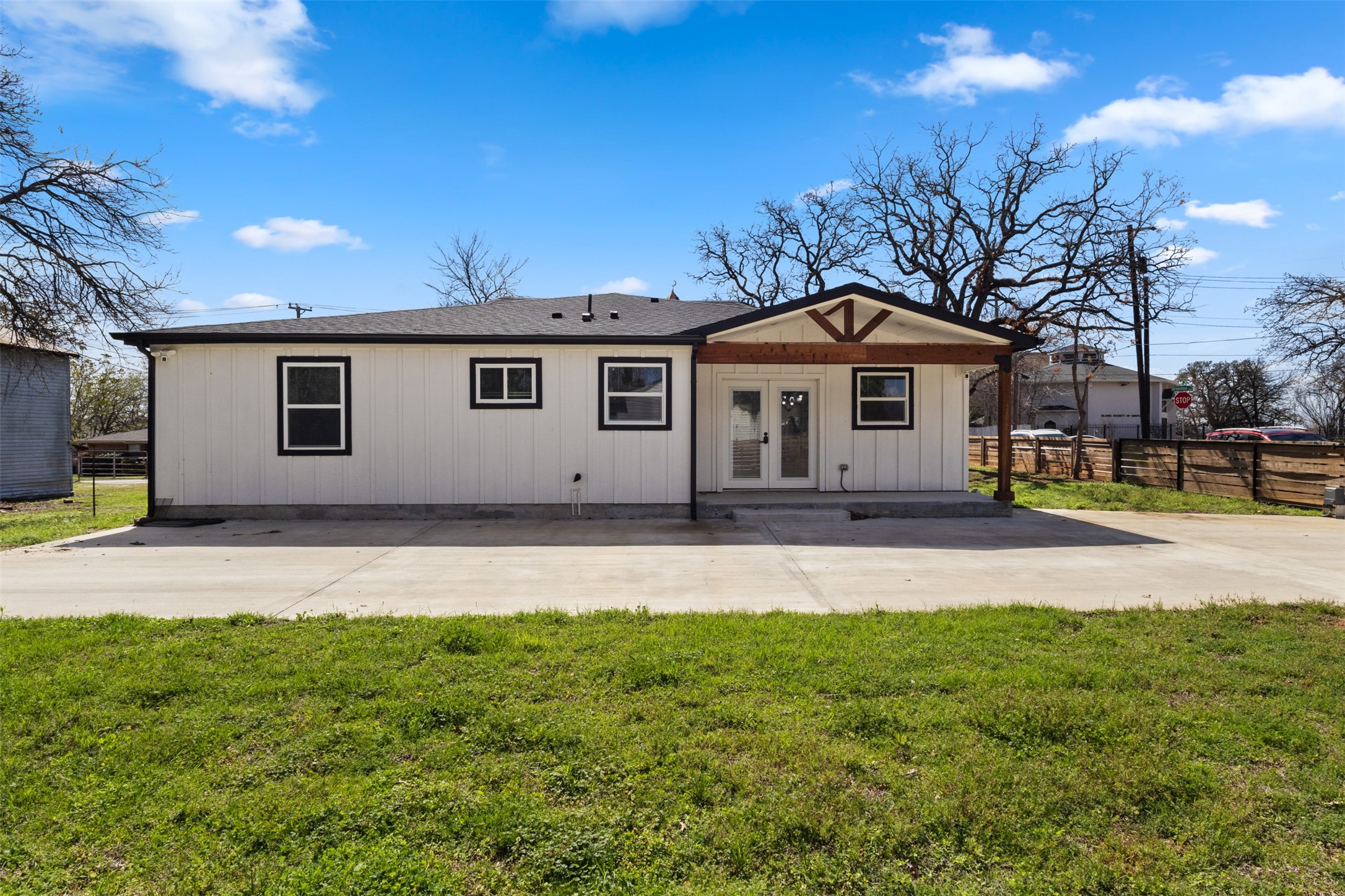 1024 Greenlee Street Denton TX 76201