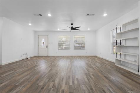 1024 Greenlee Street Denton TX 76201