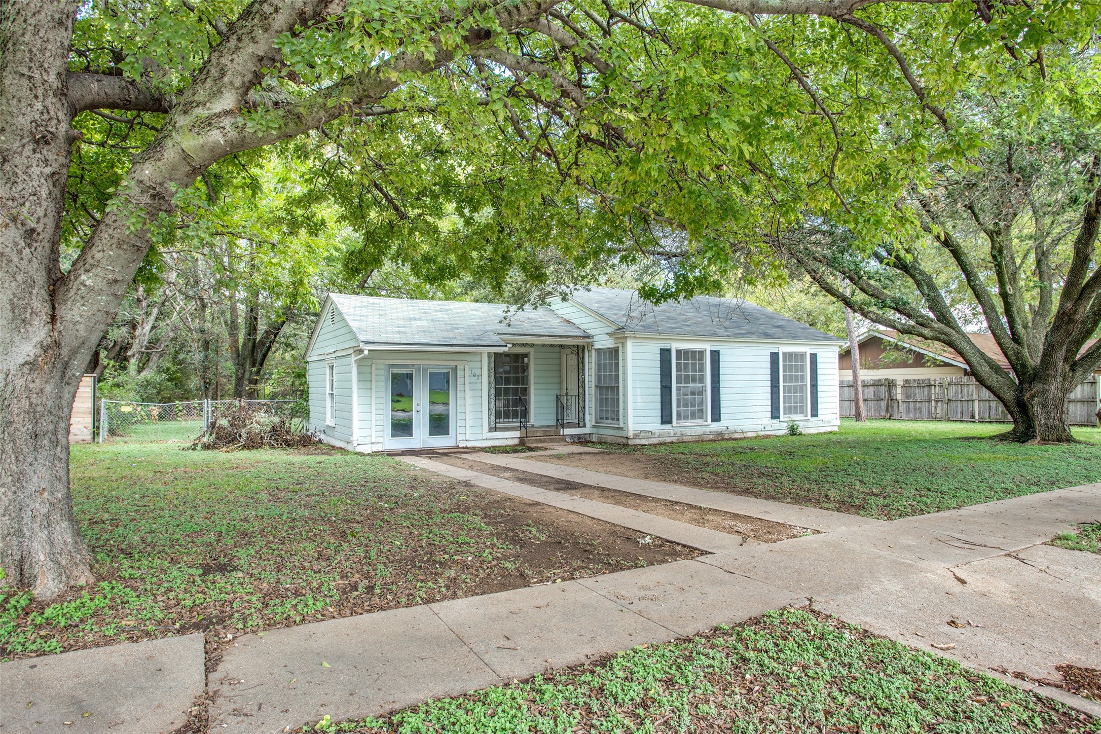 102 Adams Street Cleburne TX 76033