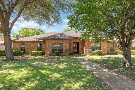 1417 Carriage Lane Garland TX 75043