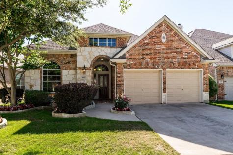 1661 Meadows Avenue Lantana TX 76226