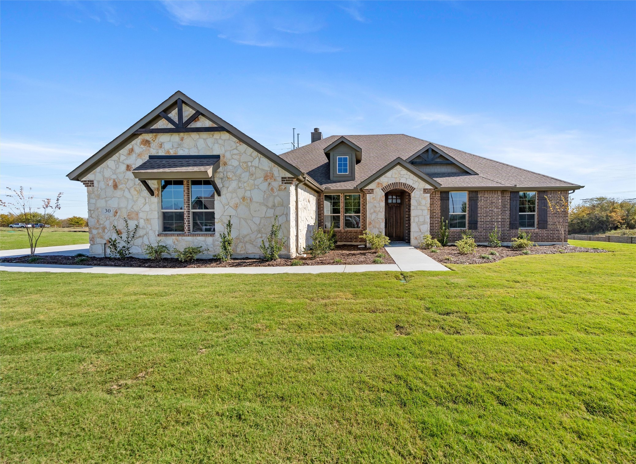 30 Roosevelt Lane Valley View TX 76272