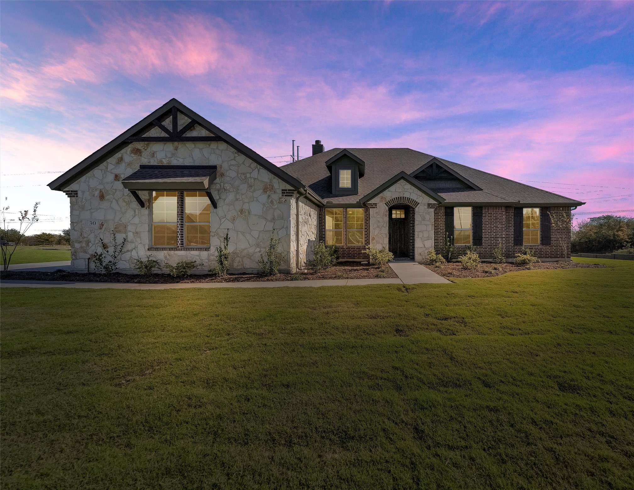 30 Roosevelt Lane Valley View TX 76272