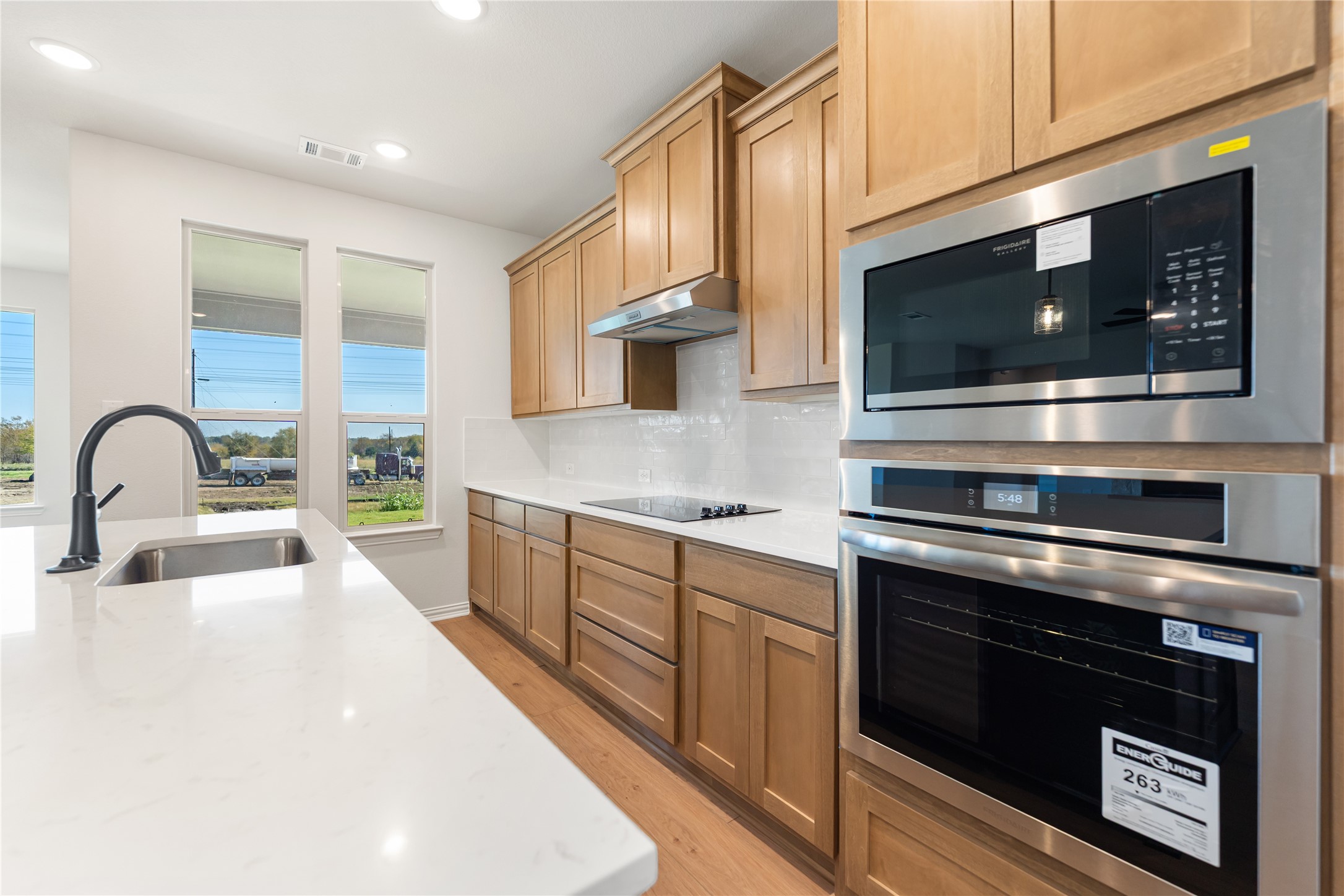 30 Roosevelt Lane Valley View TX 76272