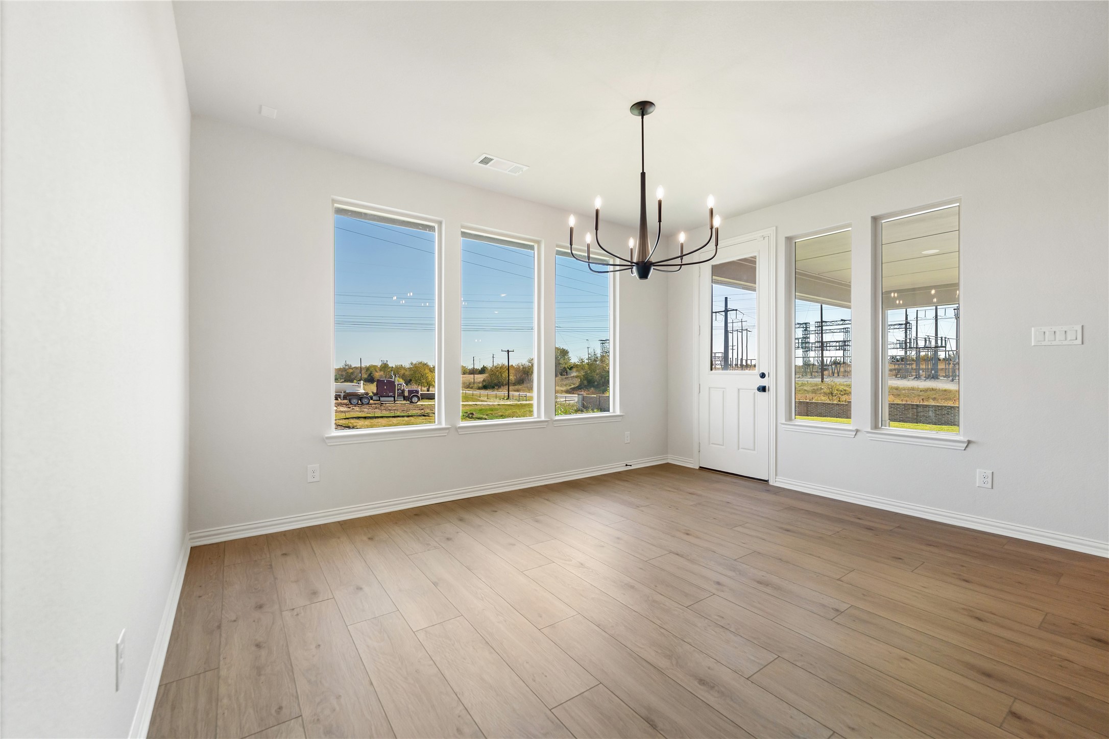 30 Roosevelt Lane Valley View TX 76272