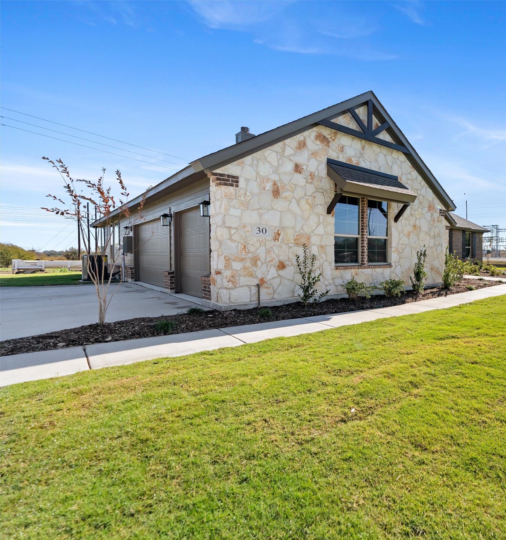 30 Roosevelt Lane Valley View TX 76272