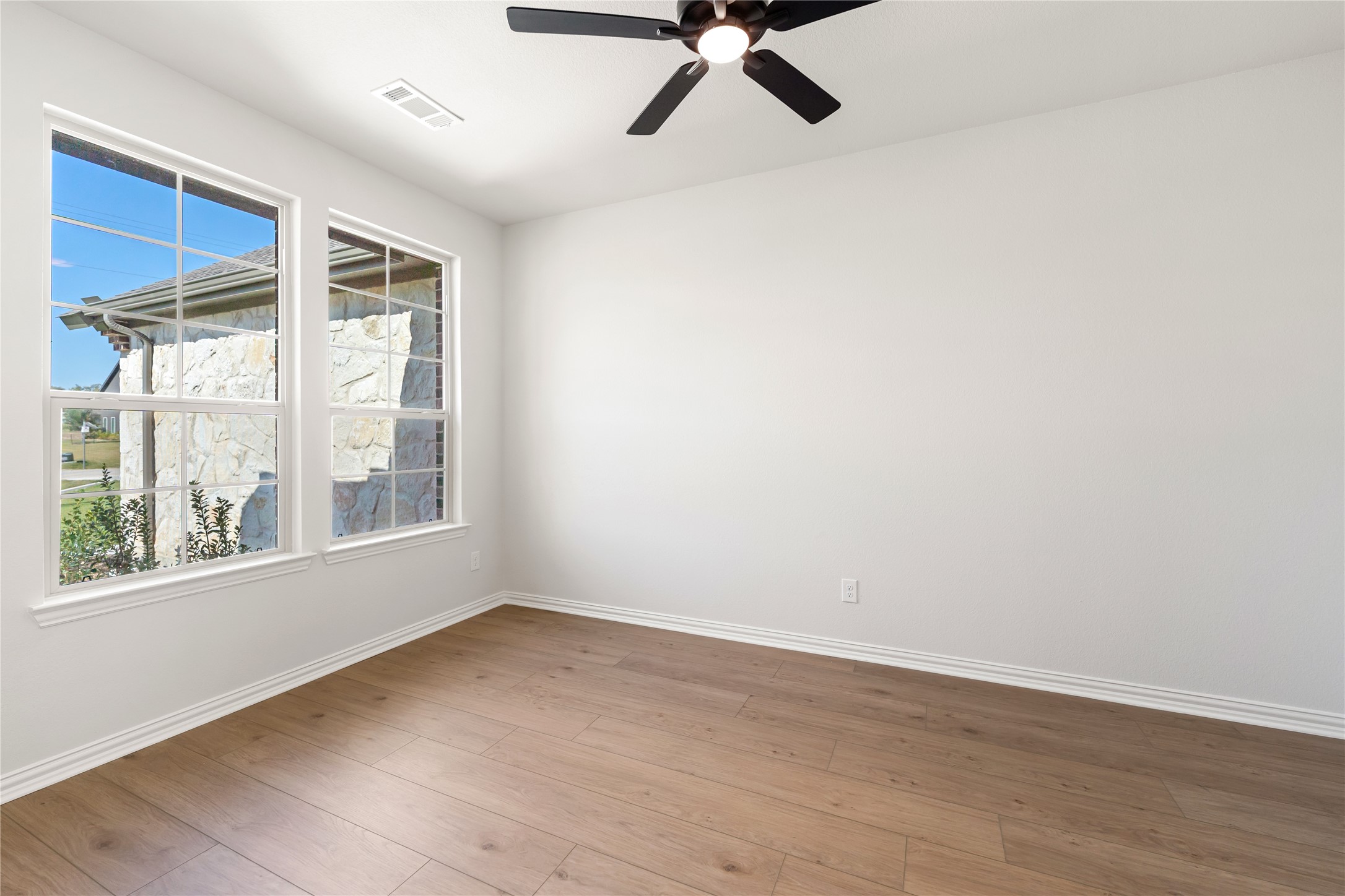 30 Roosevelt Lane Valley View TX 76272