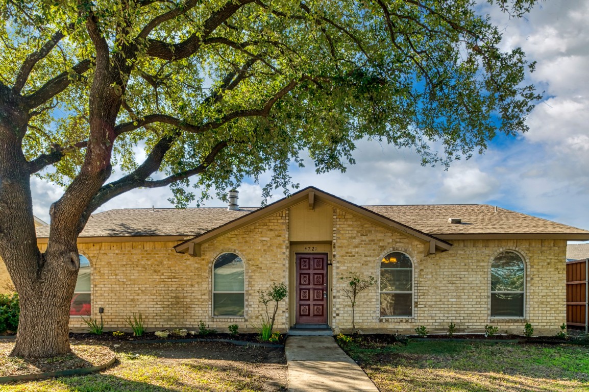 4721 Sprucewood Lane Garland TX 75044