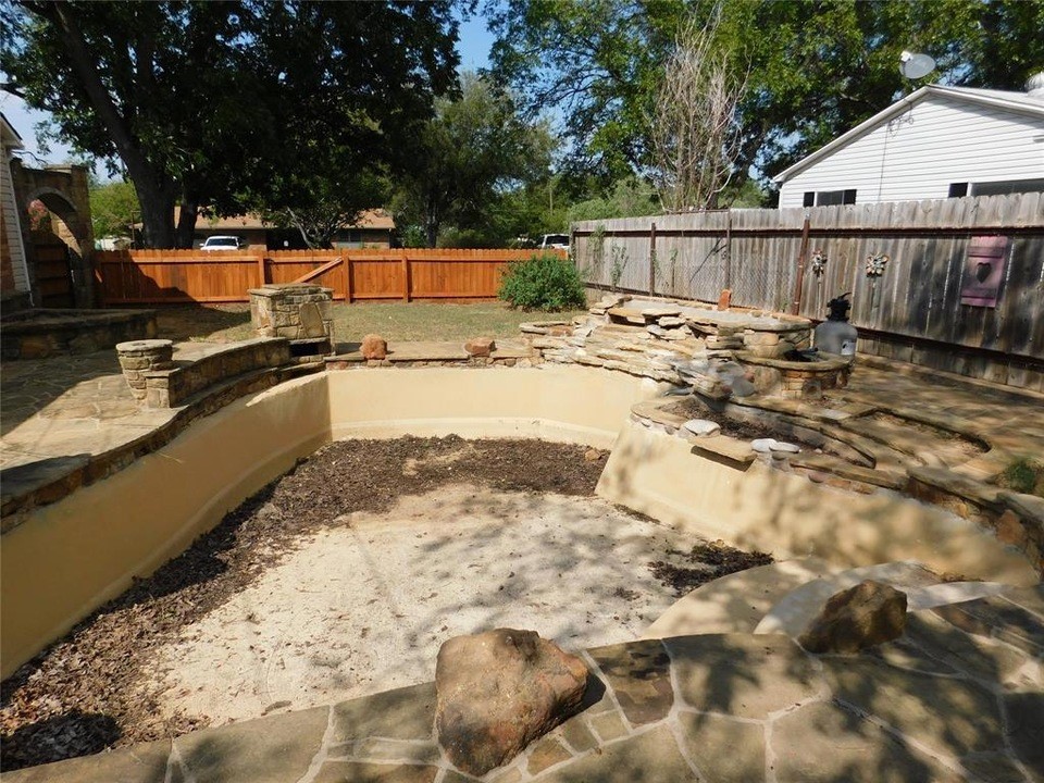 135 Summitt Avenue Graham TX 76450