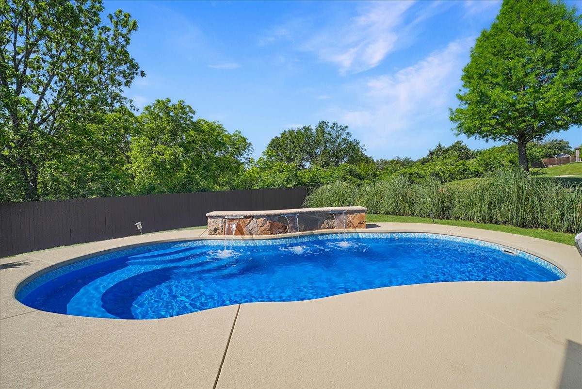 2202 Stanhill Drive Corinth TX 76210