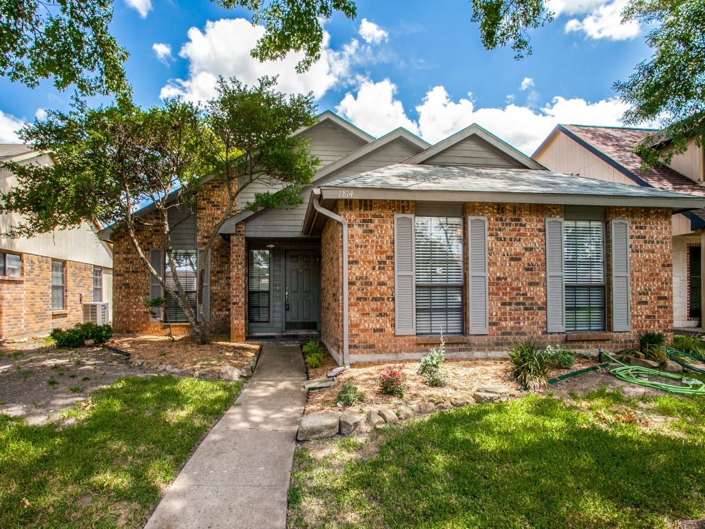 1814 Valley Glen Court Garland TX 75040