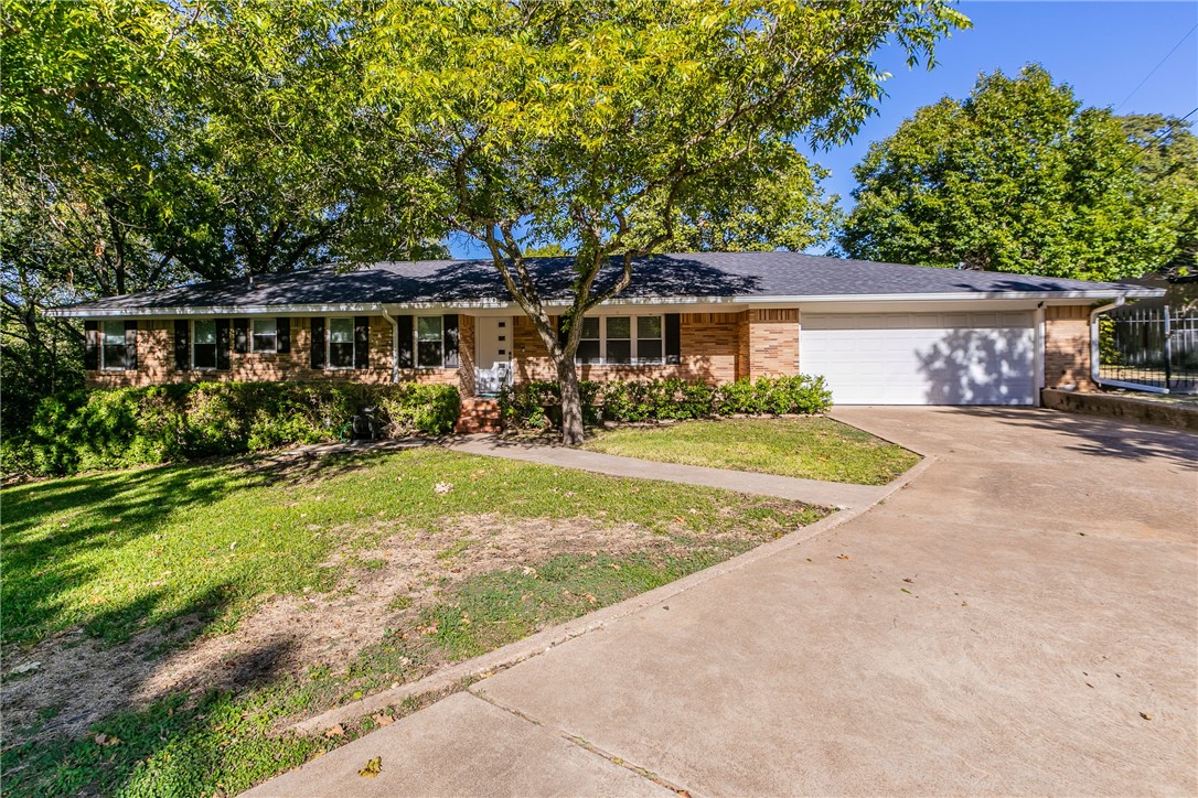 828 Gaywood Drive Woodway TX 76712