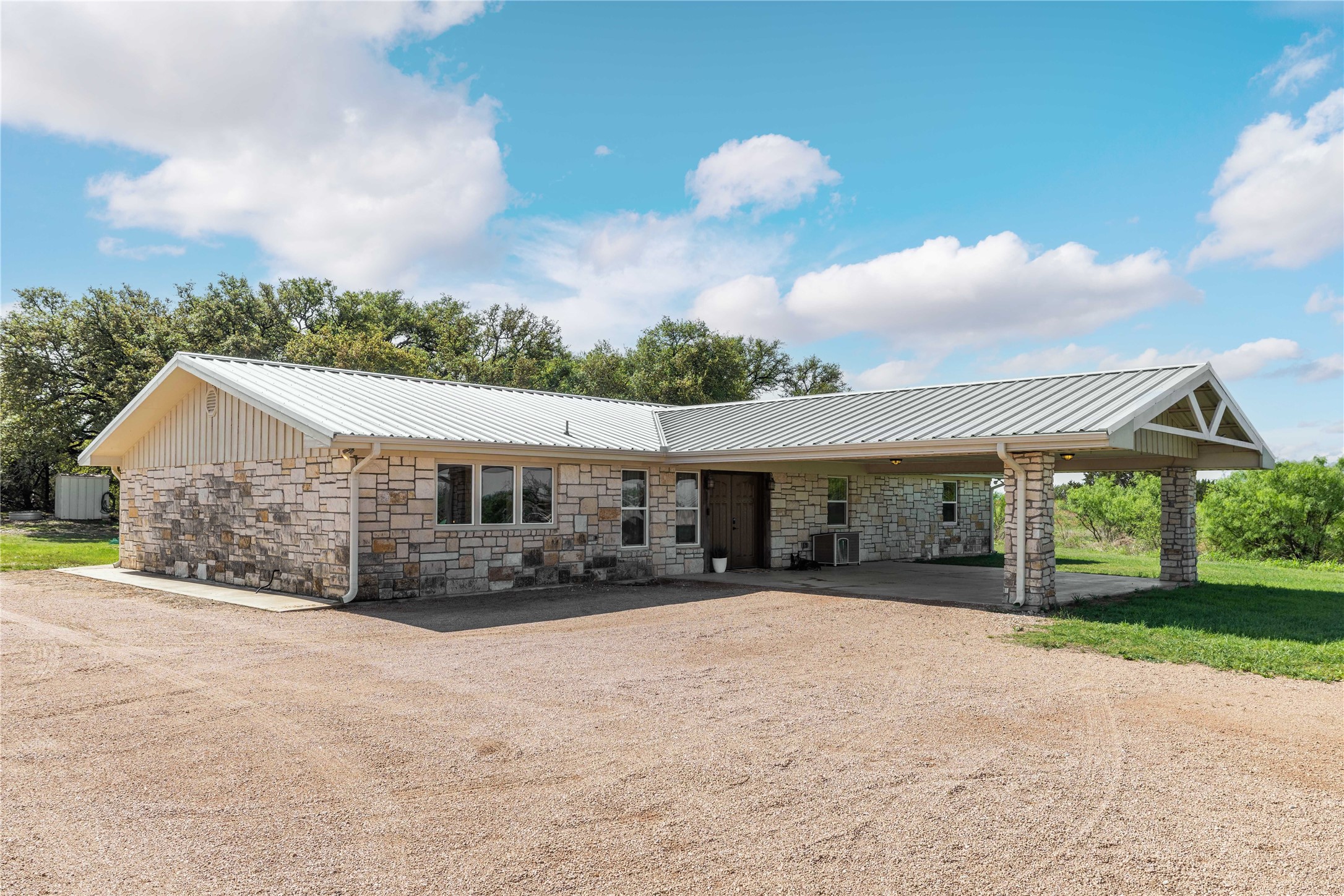 54 County Road 407 Goldthwaite TX 76844