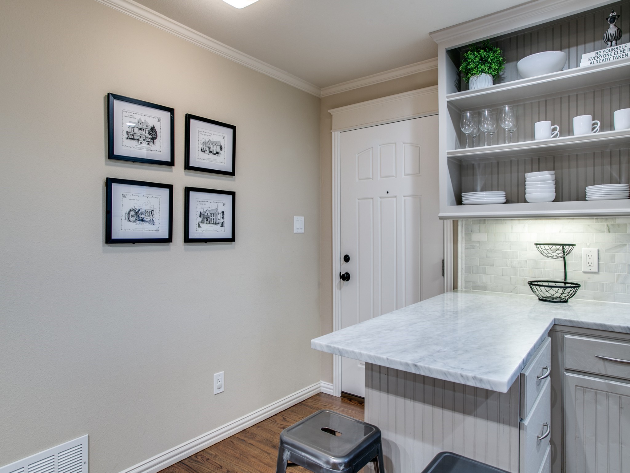 610 E Texas Street Grapevine TX 76051