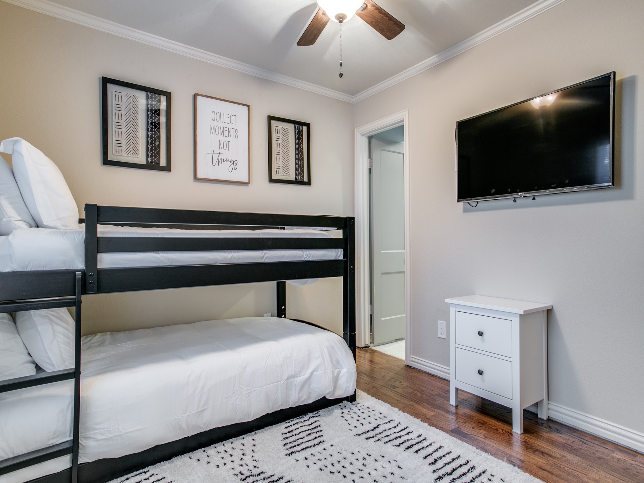 610 E Texas Street Grapevine TX 76051