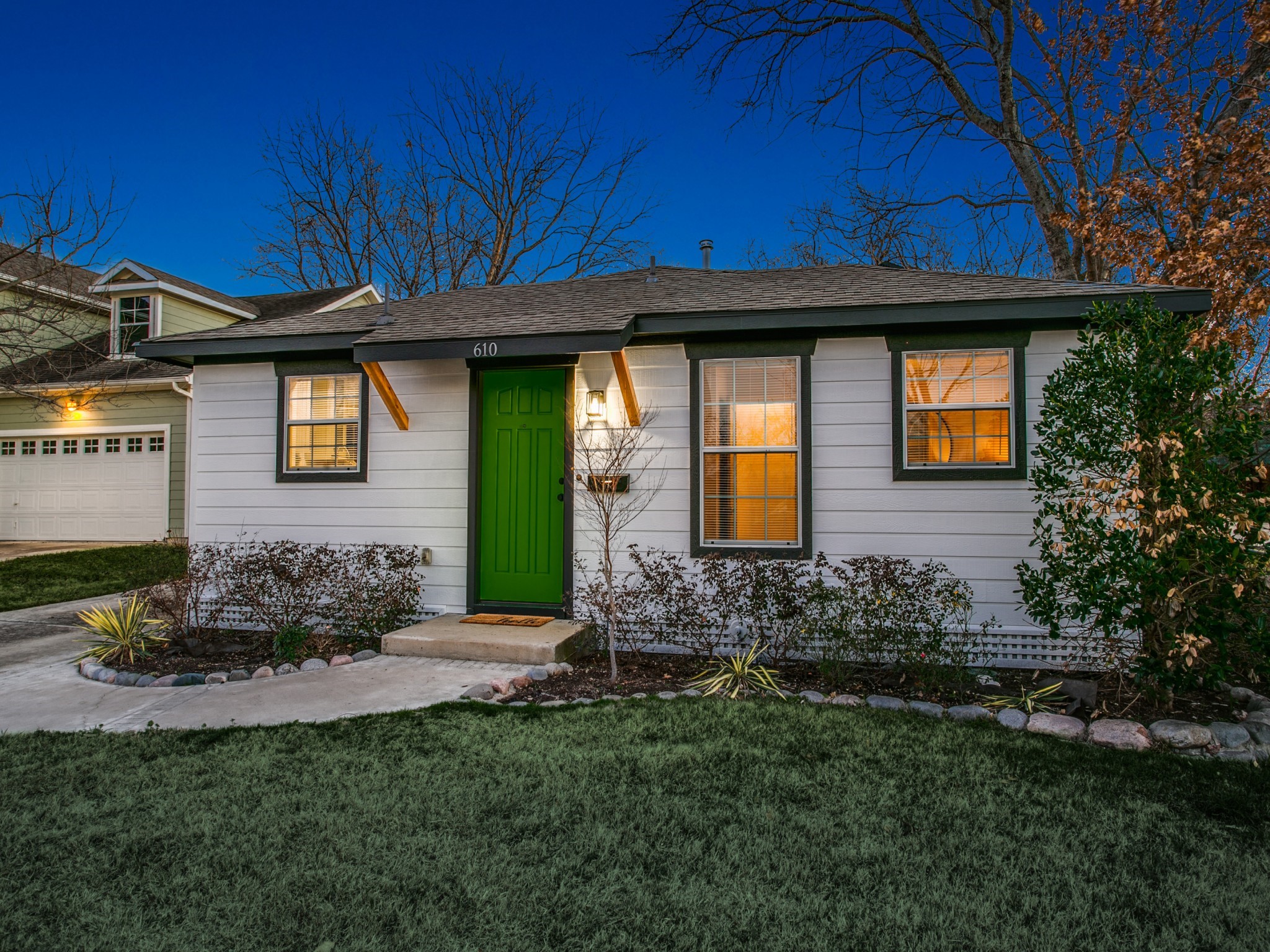 610 E Texas Street Grapevine TX 76051