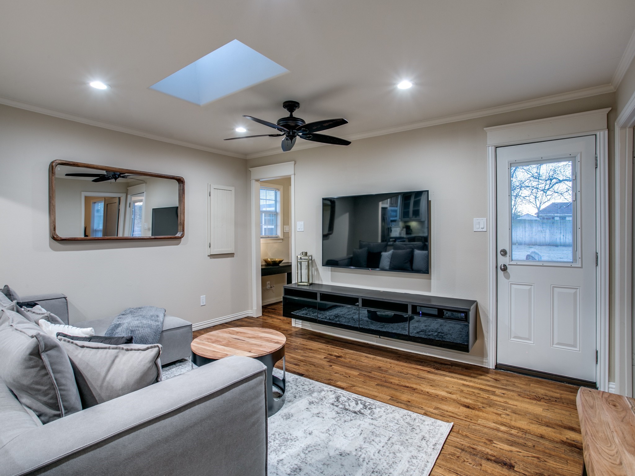 610 E Texas Street Grapevine TX 76051