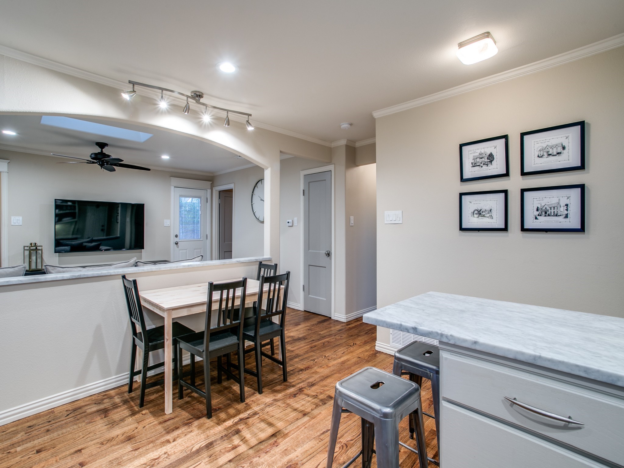 610 E Texas Street Grapevine TX 76051