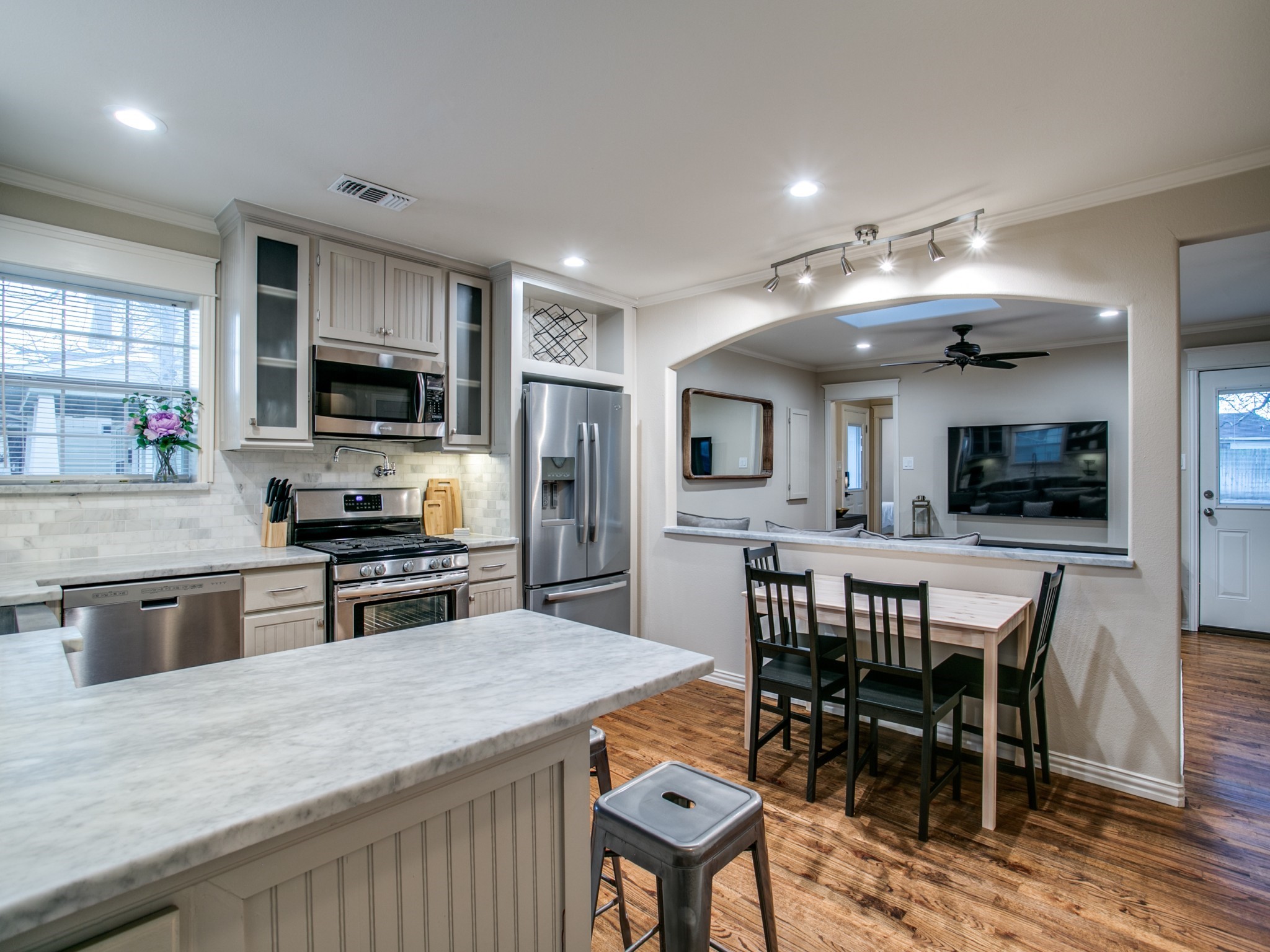 610 E Texas Street Grapevine TX 76051