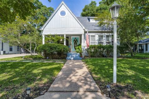 305 Harbin Avenue Waxahachie TX 75165