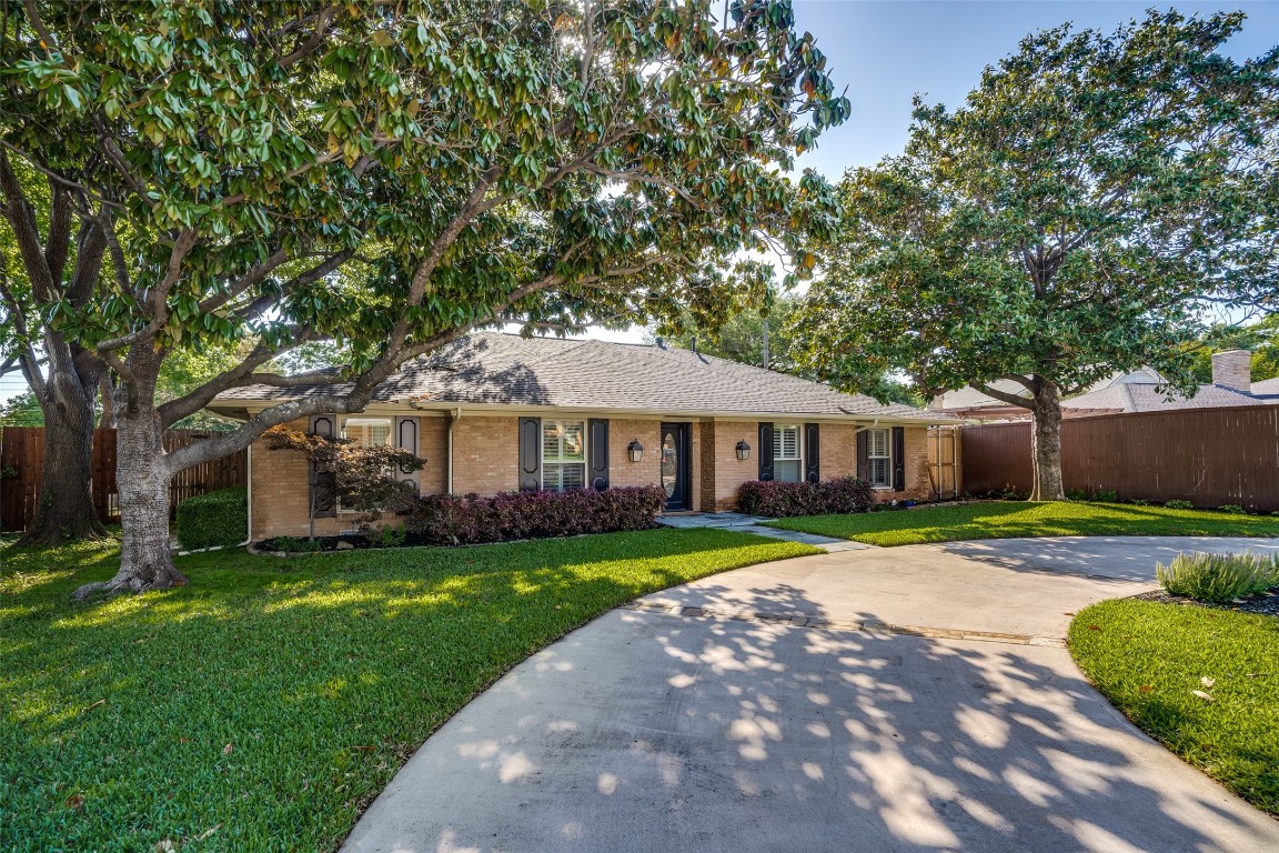 9449 Hunters Creek Drive Dallas TX 75243