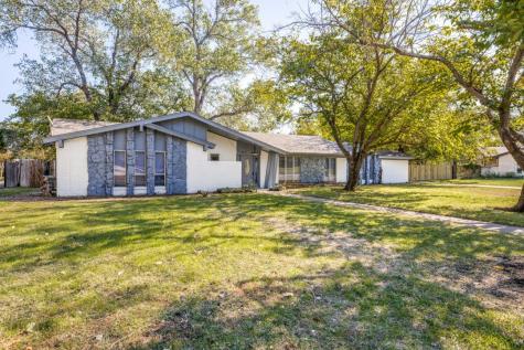 636 Robindale Court Bedford TX 76022