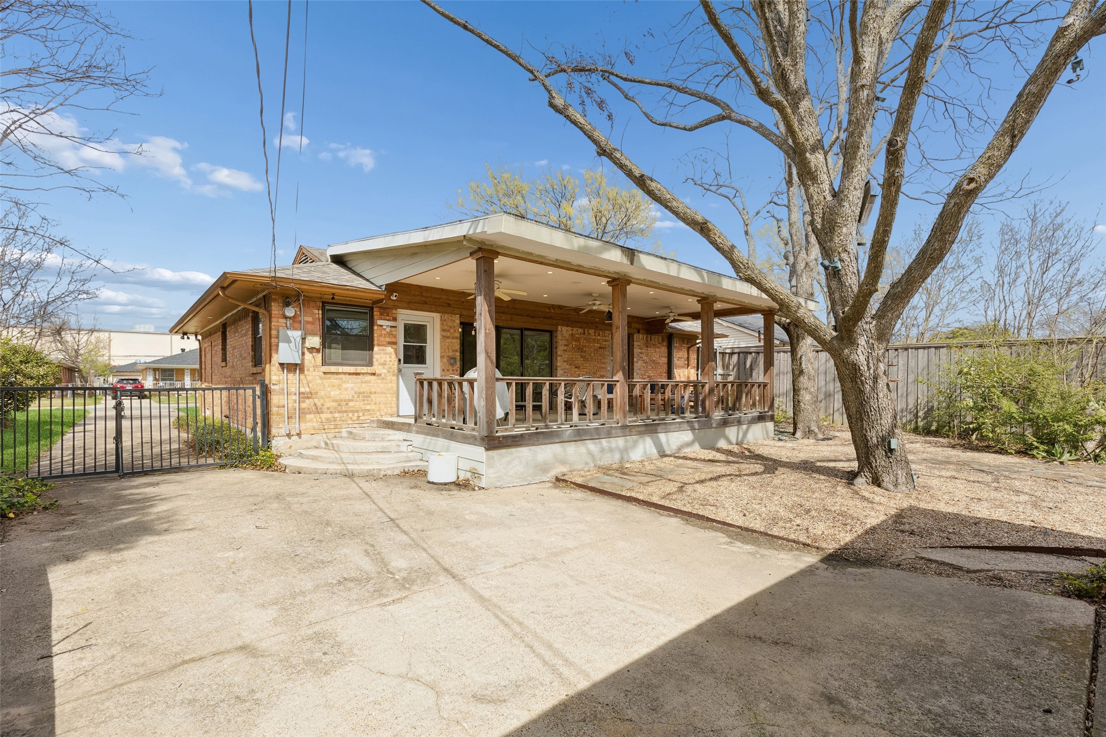 3002 San Medina Avenue Dallas TX 75228