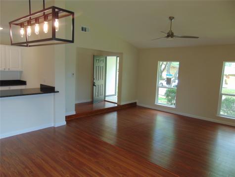 2918 Ashglen Drive Garland TX 75043