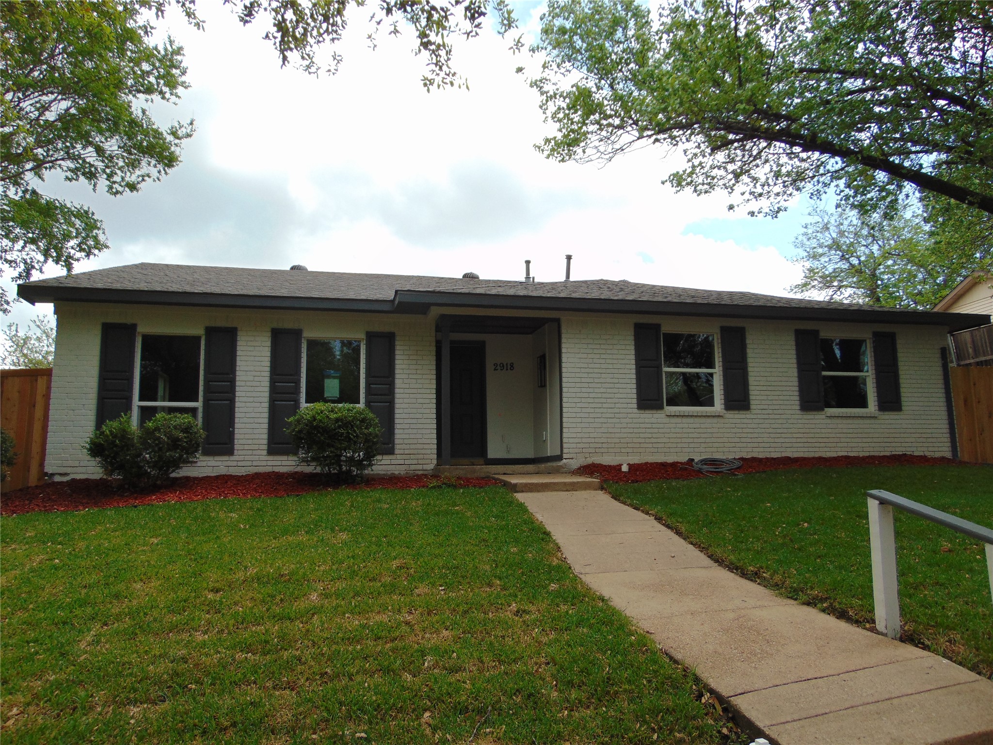 2918 Ashglen Drive Garland TX 75043