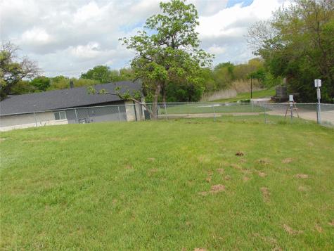 2918 Ashglen Drive Garland TX 75043