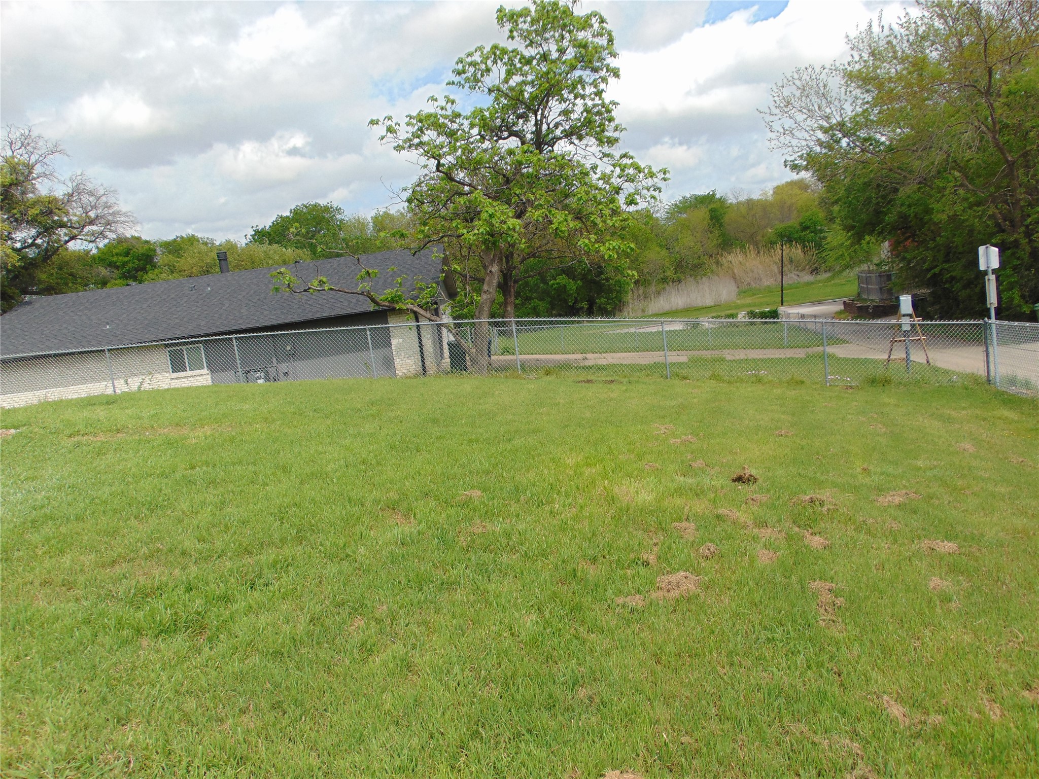 2918 Ashglen Drive Garland TX 75043