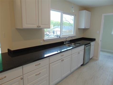 2918 Ashglen Drive Garland TX 75043