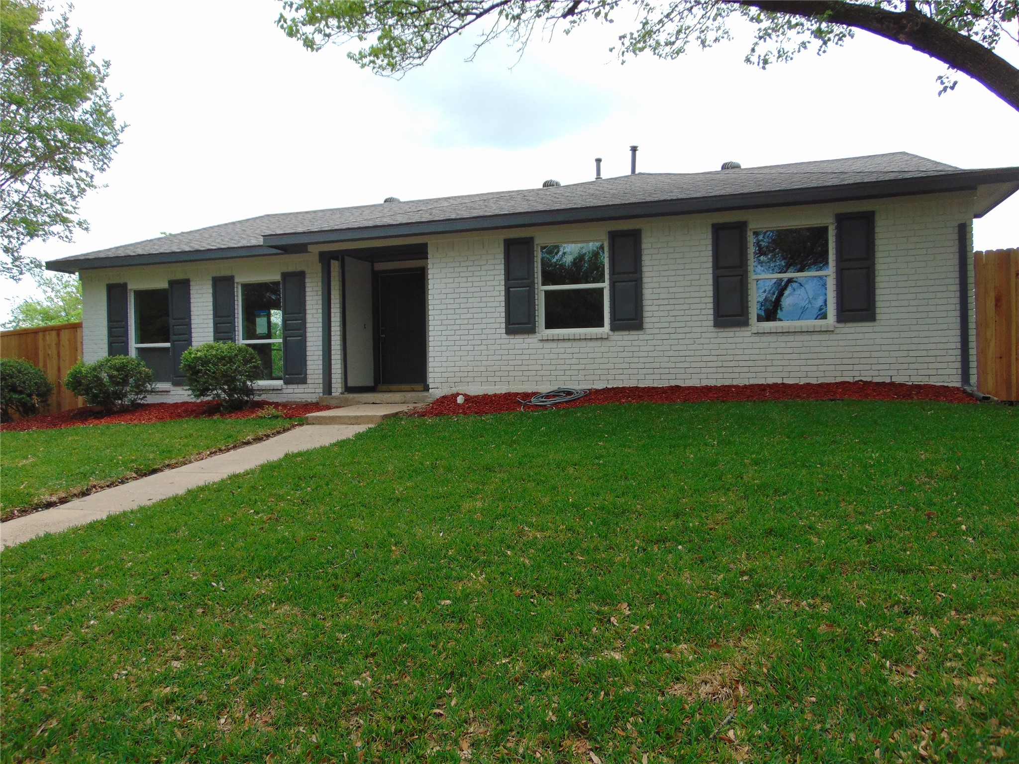 2918 Ashglen Drive Garland TX 75043