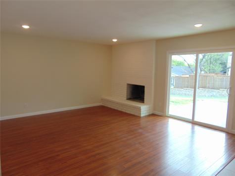 2918 Ashglen Drive Garland TX 75043