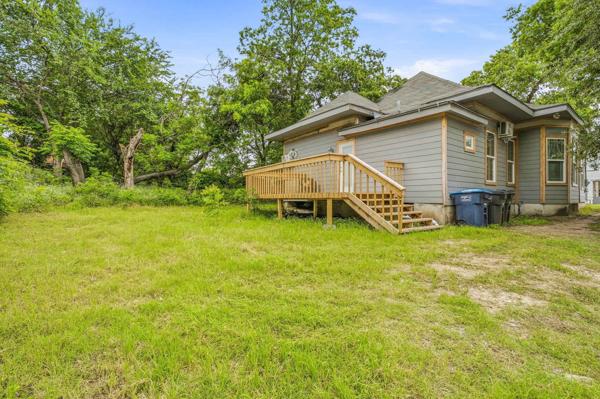 314 N Harding Street Fort Worth TX 76102