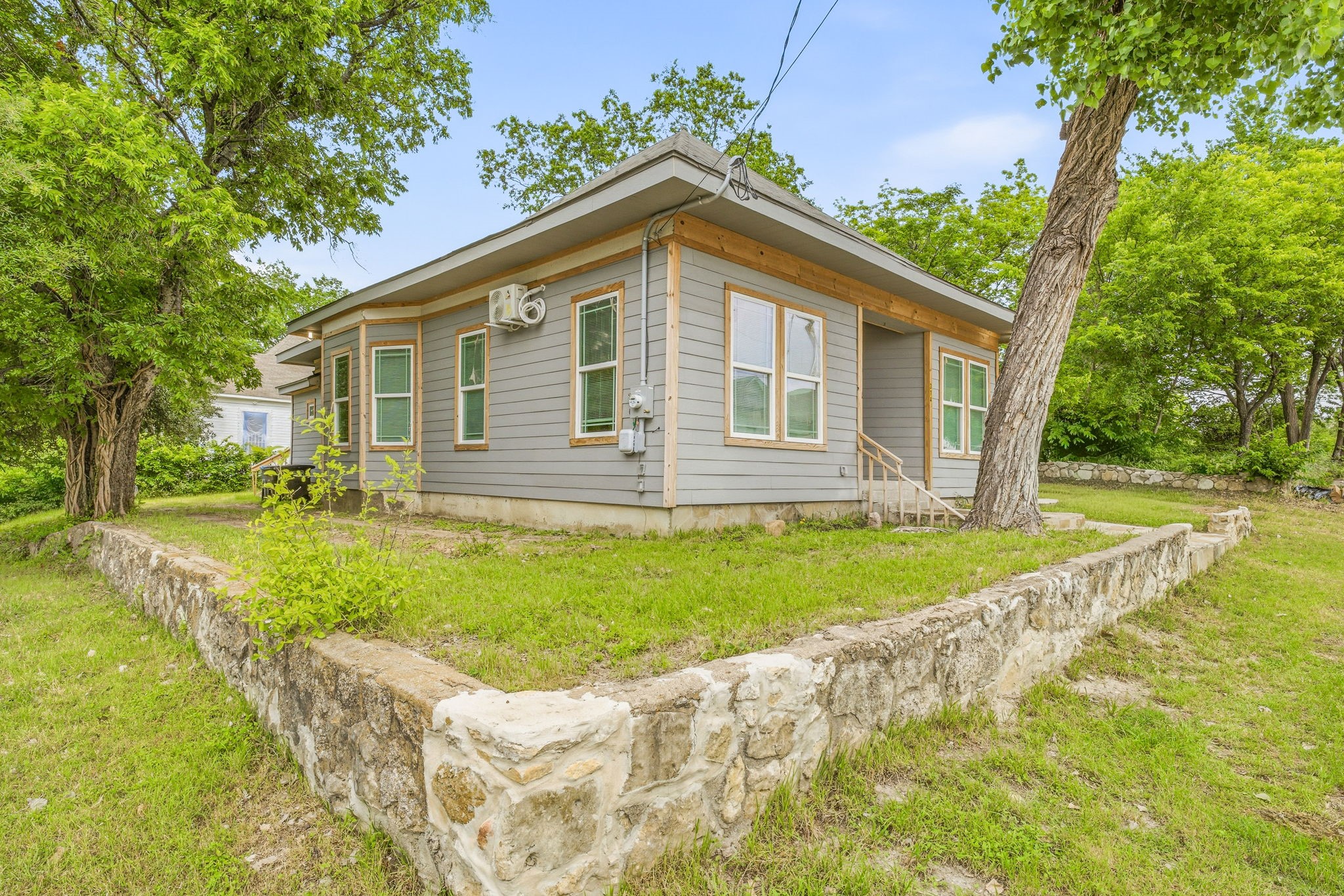 314 N Harding Street Fort Worth TX 76102