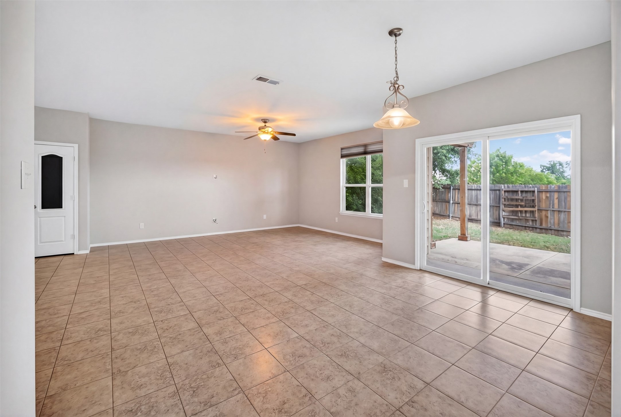 713 Sparrow Drive Saginaw TX 76131