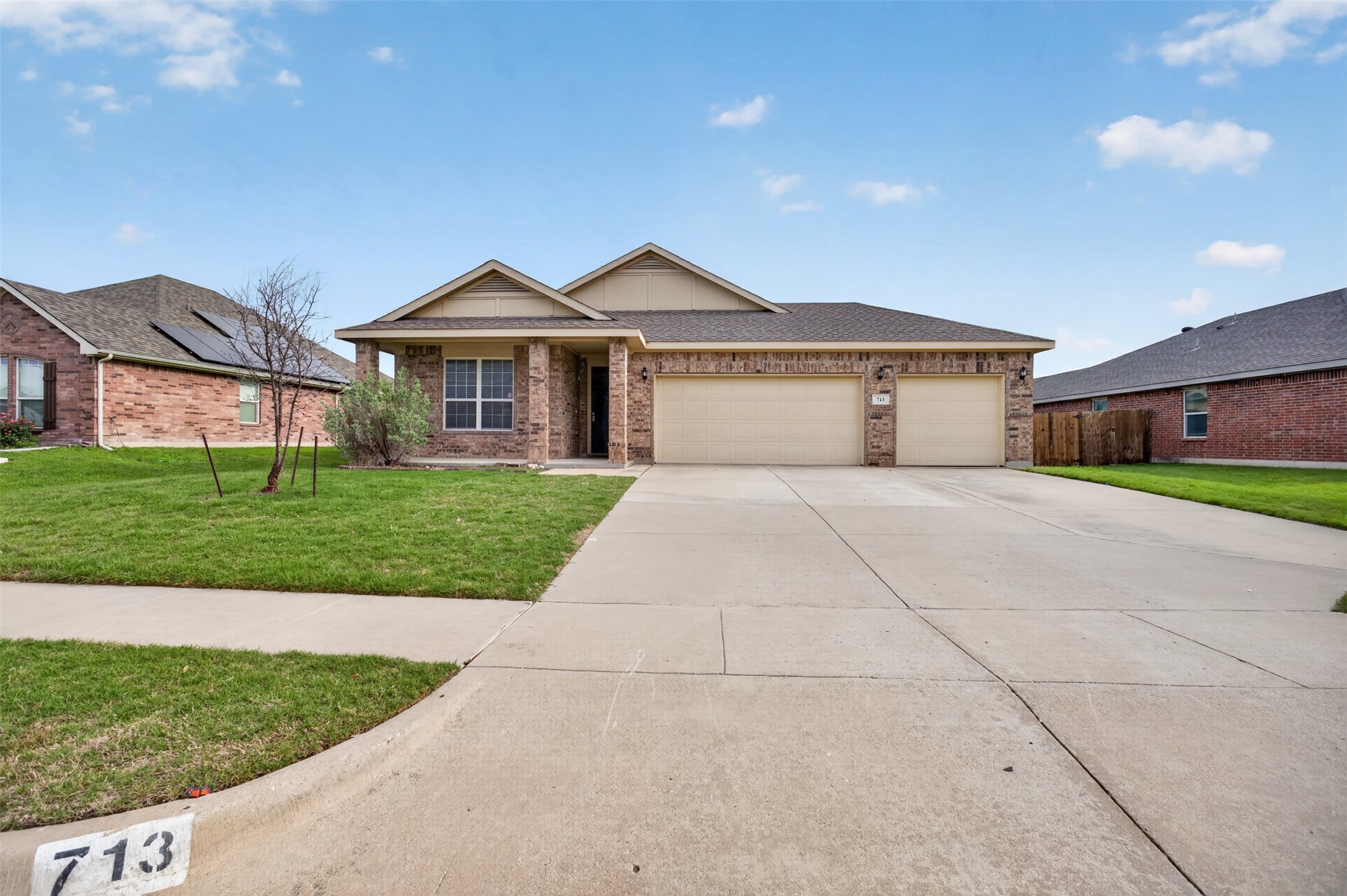 713 Sparrow Drive Saginaw TX 76131