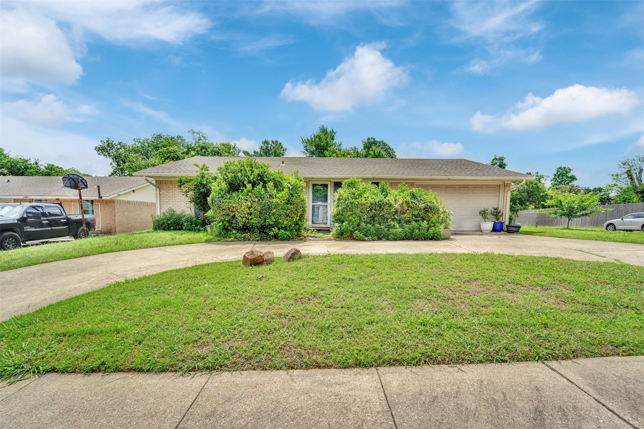 342 Meadowhill Drive Garland TX 75043