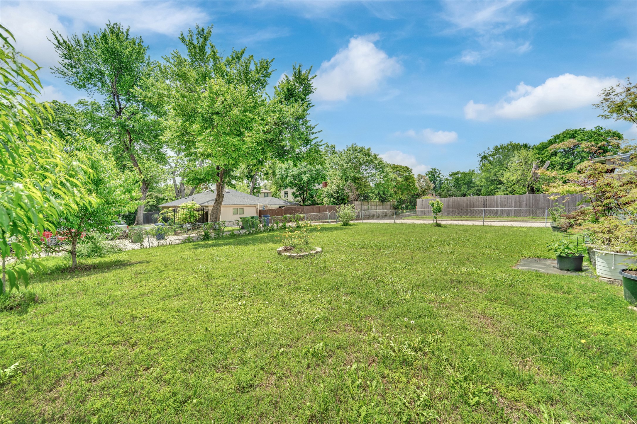 342 Meadowhill Drive Garland TX 75043