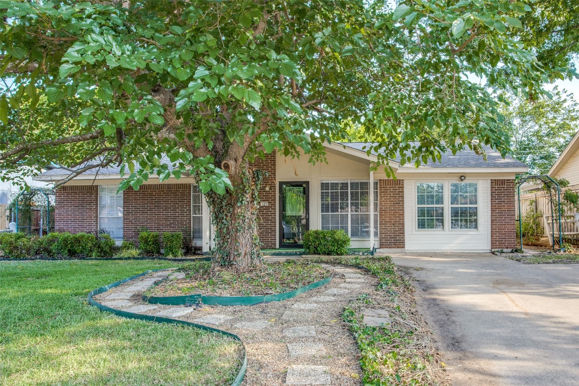322 Linkmeadow Drive Duncanville TX 75137