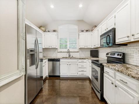 808 Canyon Valley Drive Mckinney TX 75071