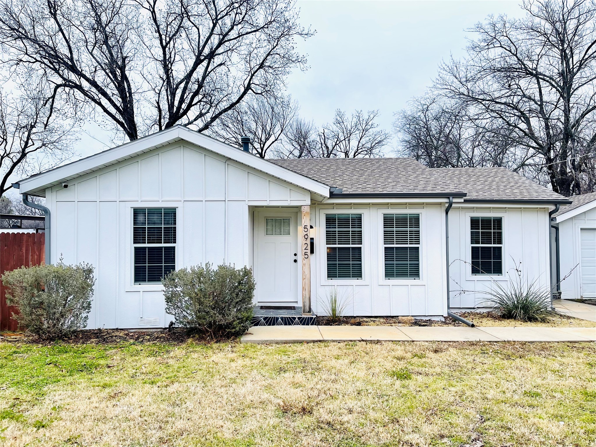 5925 Midway Road Haltom City TX 76117
